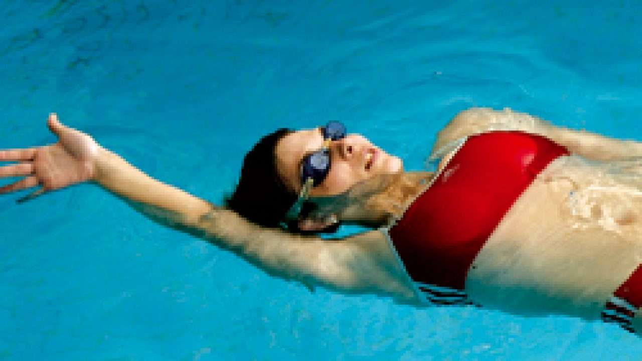 cum să pierzi grăsime în piscină