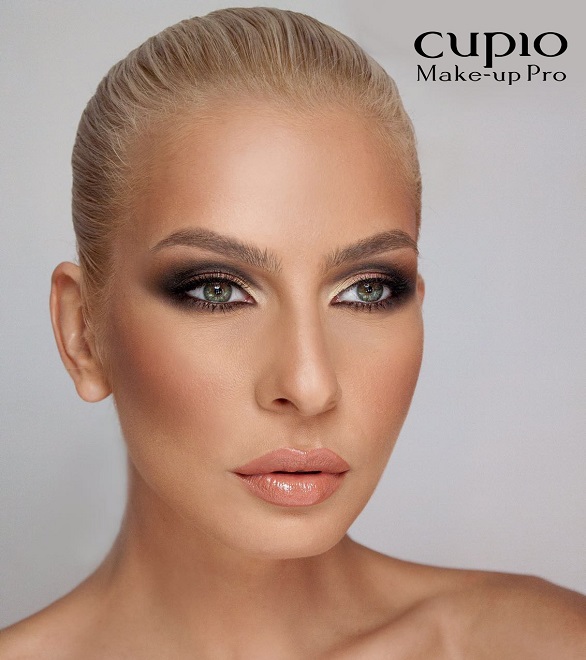 makeup pro moni
