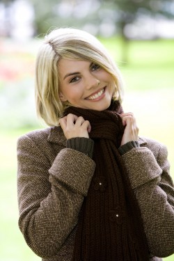 Blonde Frau im Herbst Portrait, blonde woman in autumn