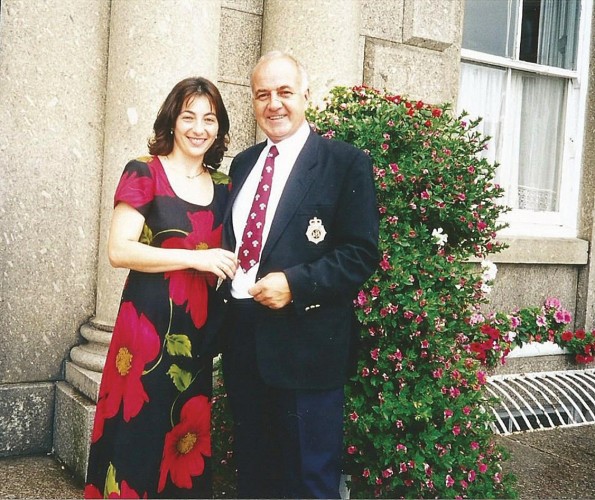 Doina si sotul sau, Mike Straton