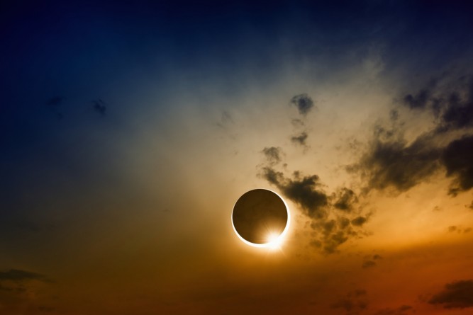 eclipsa-solara-2