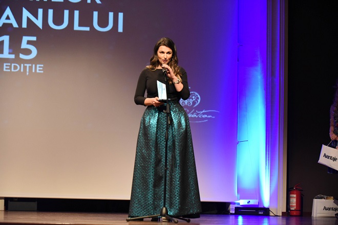 Alina Vasea, premiul Femeia Anului 2015, categoria Promovarea si Apararea Drepturilor Copilului