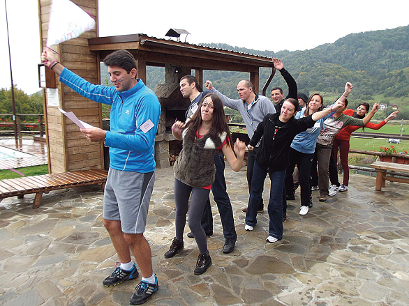 creatoarea de teambuildinguri