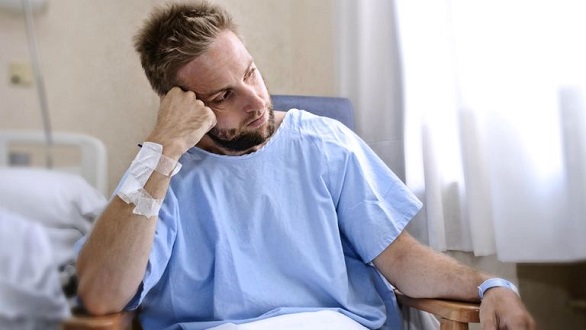 barbat in spital