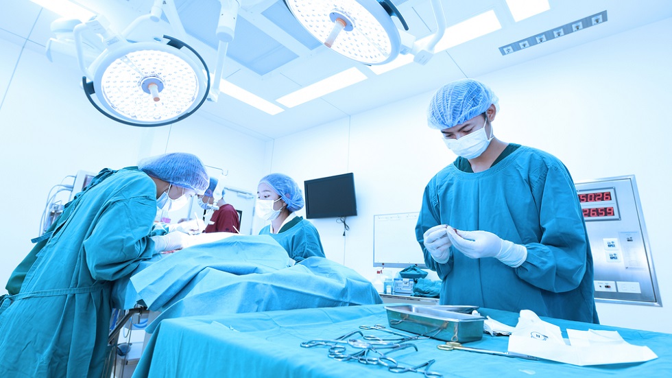 Doctori in operatie