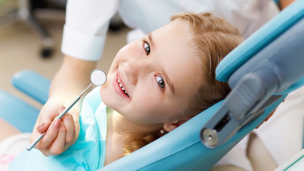 copil la dentist