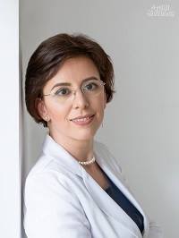 Vistiana Long