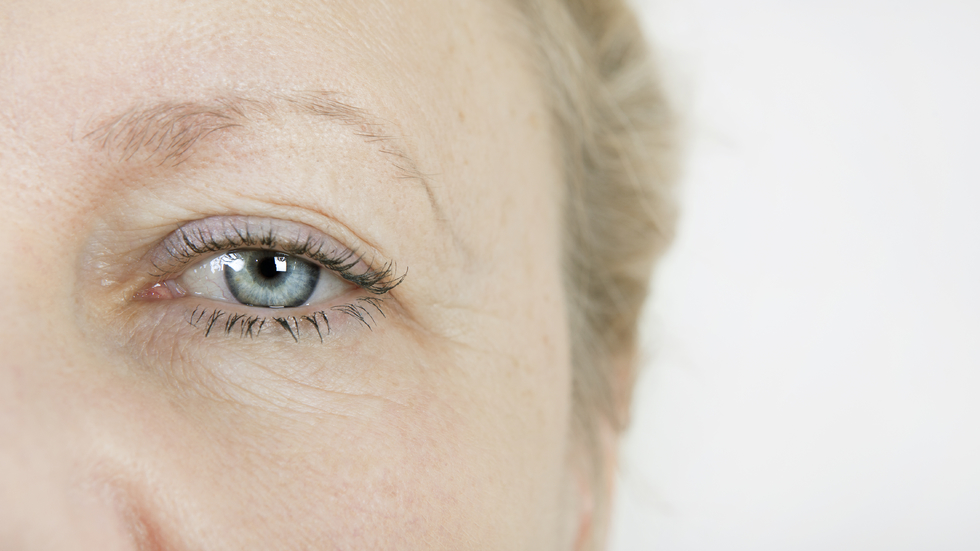 Îngrijirea zonei ochilor: creme, măști, seruri și geluri pentru ochi | easycm.ro