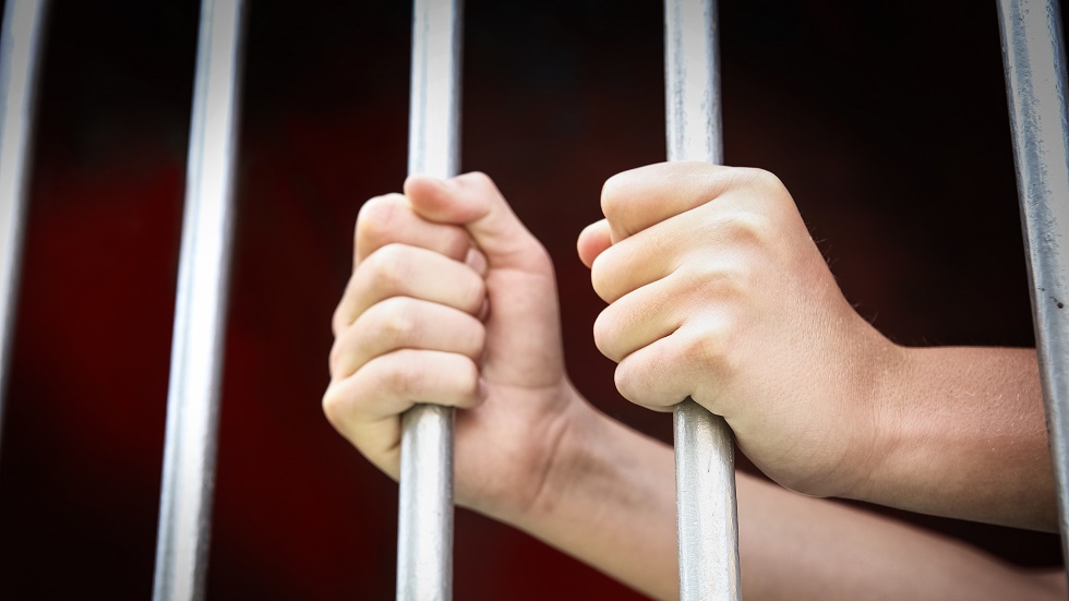 Pedepse dure pentru elevii care isi agreseaza profesorii