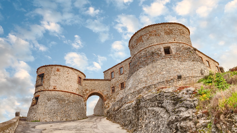 Ce condiție trebuie să îndeplinești pentru a obține gratis o vilă sau un castel istoric
