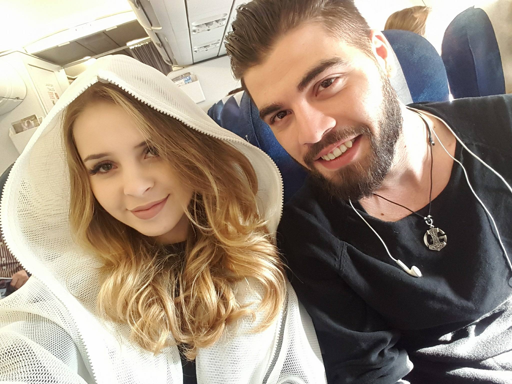 Ilinca BÄcilÄ Schimbare RadicalÄ De Look CantÄreaÈa Este De Nerecunoscut Mi Am Donat PÄrul Vedete Avantaje Ro De 20 De Ani Pretuieste Femei Ca Tine