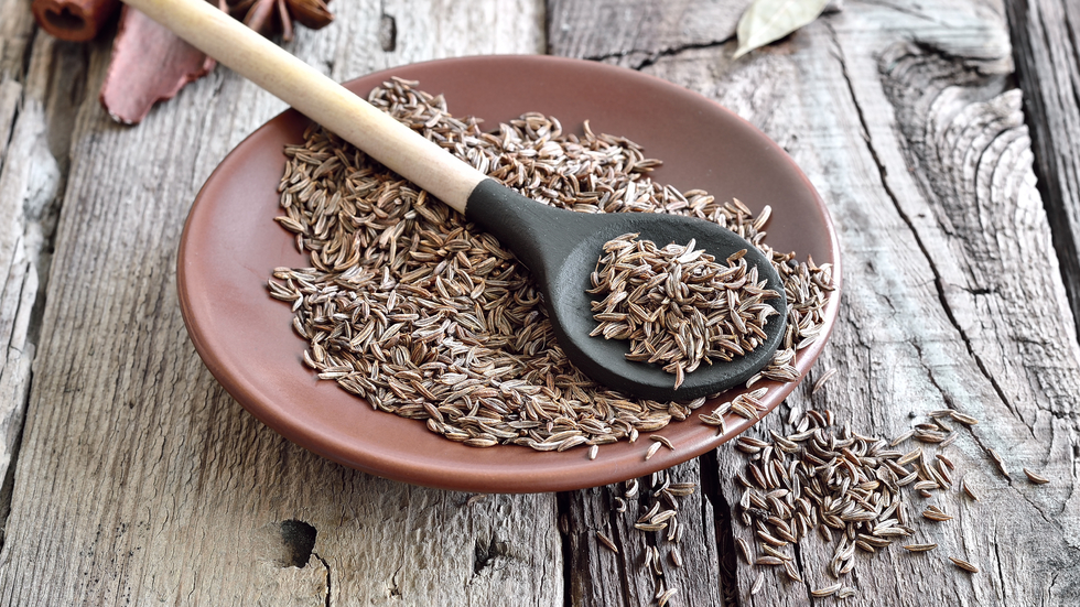 Dieta cu ceai de chimen: Scapa de colacei cu o bautura aromata si usor de preparat - rentacar-ten.ro