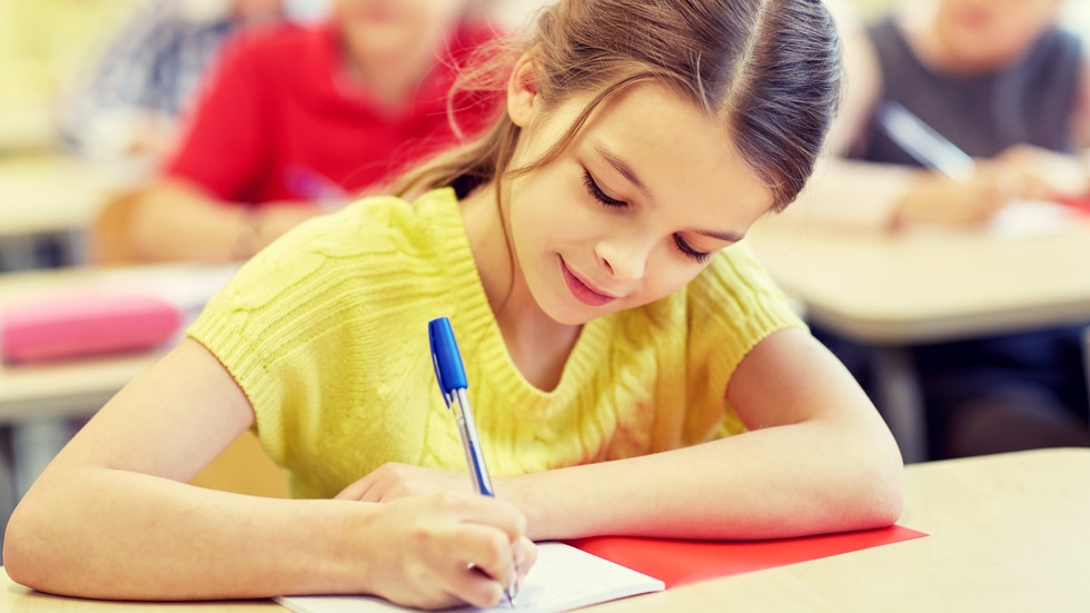 Atunci când vine vorba despre școală, copiii au fost educați în ideea în care notele de 10 reprezintă inteligența absolută