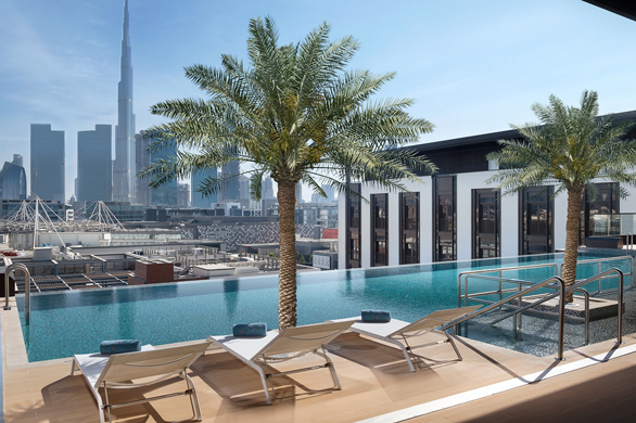 Piscinele din Dubai: La Ville Hotel & Suites – City Walk