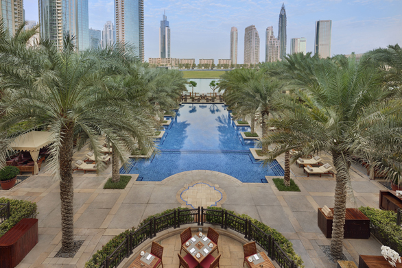 Piscinele din Dubai: The Palace Downtown
