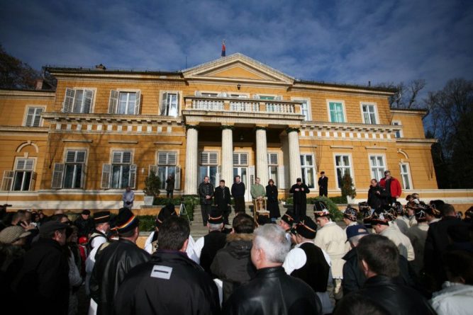 Regele Mihai la Castelul de la Săvârșin
