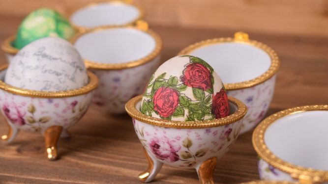 decorațiuni de paște-ouă ornamentate