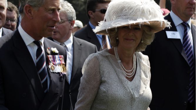 Printul Charles divorteaza de Camilla