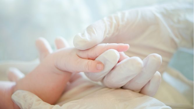 Dezvaluiri despre copilul omorat de gripa de tip A