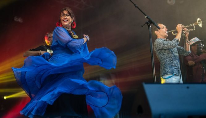 Cum se simte Rona Hartner