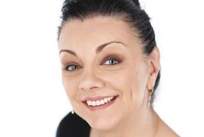Carmen Tănase, despre Delia - Te uitai odată într-o galerie la un portret în ulei şi te-ai mirat că nu e prăjit