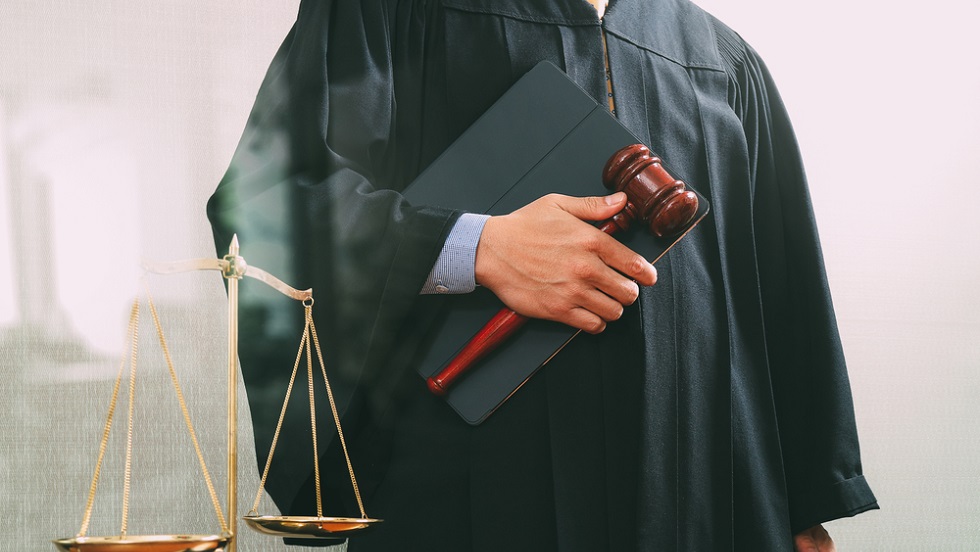 Reacție revoltătoare a unui judecător vizavi de cazul unei femei abuzate sexual