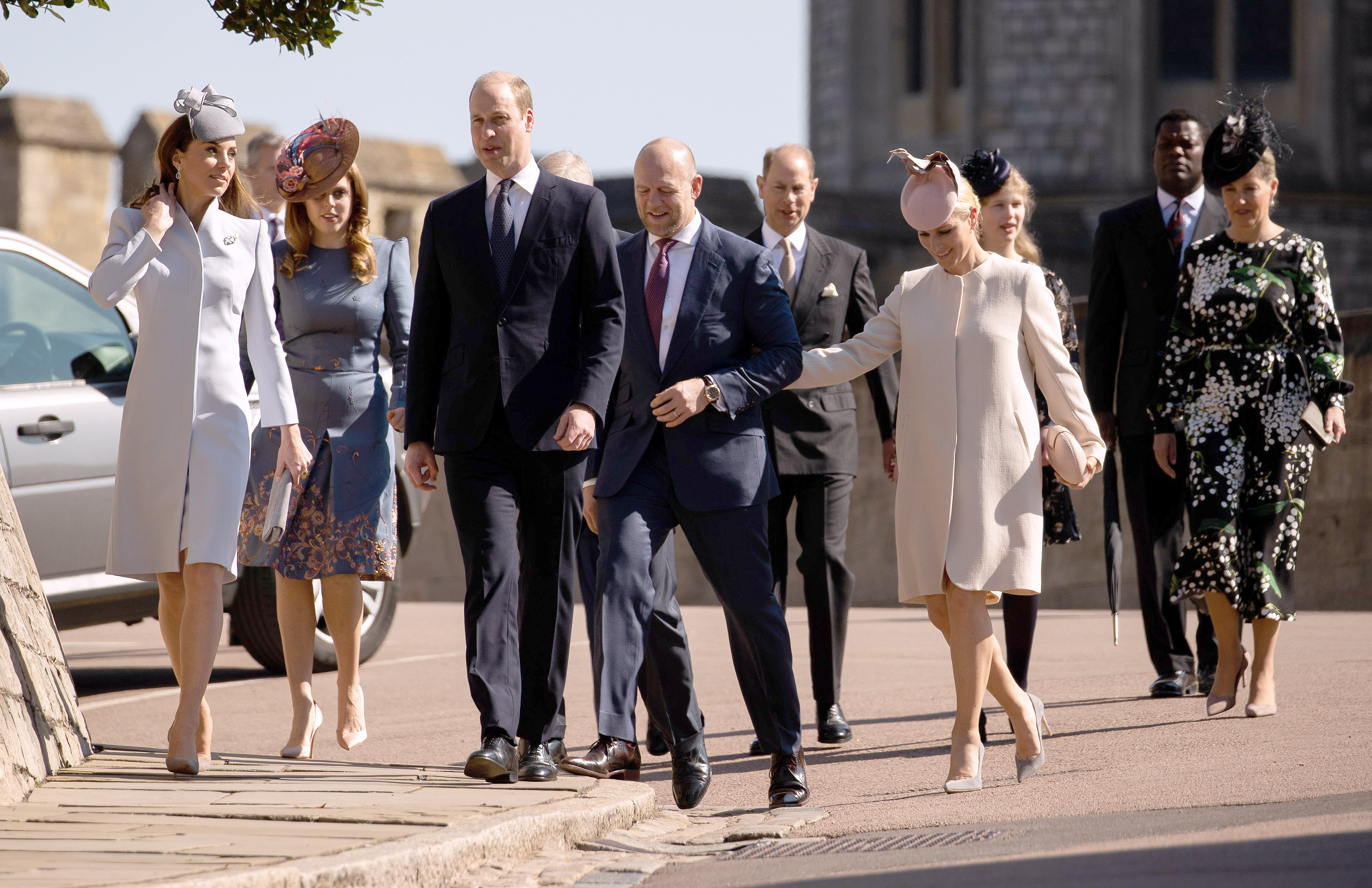 Familia Regală: Kate Middleton, Prințul William, Zara Phillips Tindall, Prințesa Beatrice, Prințul Eduard, Lady Louise Windsor, Prințul Andrew