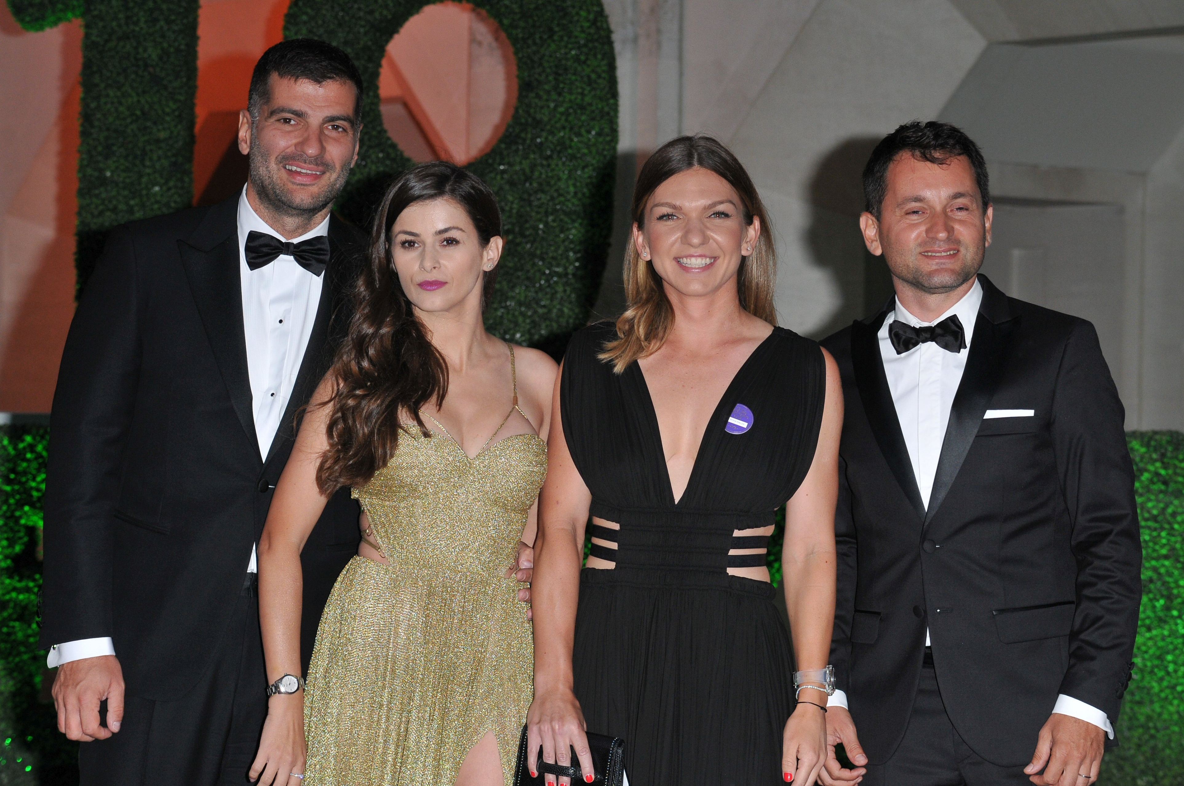 Toni Iuruc, actrița Irina Antonie, Simona Halep, Cosmin Hodor, managerul de comunicare al jucătoarei