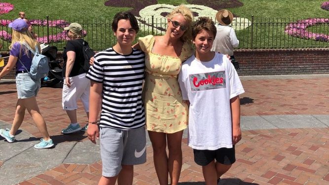 Britney Spears și fiii ei Jayden și Sean