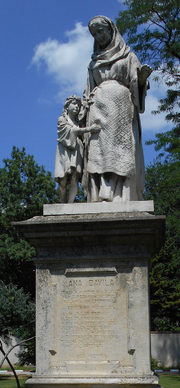 Statuia Anei Davila