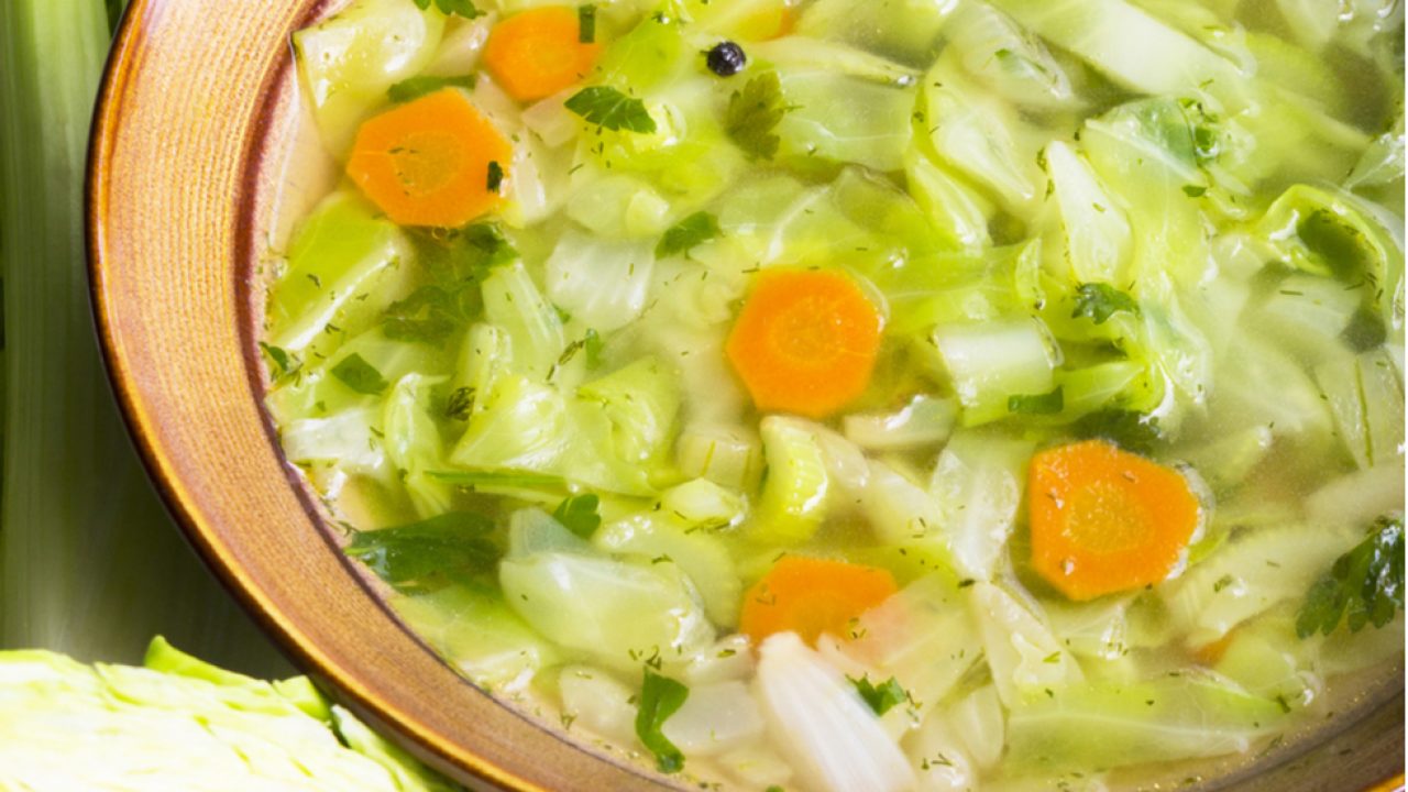 Dieta cu Supă de Varză – Rețetă și Plan de Alimentar 7 Zile. Slăbești Garantat!