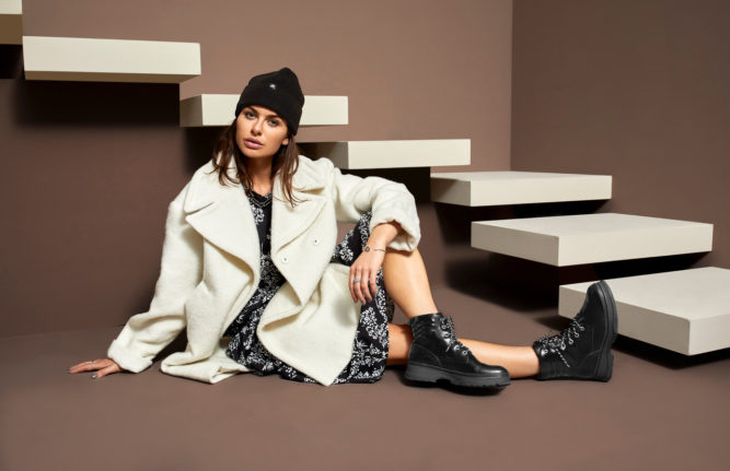 (P) Filmul reducerilor: încălțăminte cinematografică pentru un sezon plin de stil