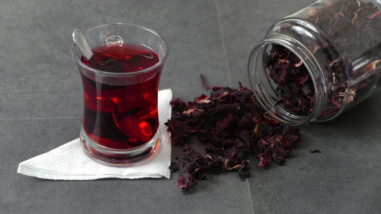 poți să pierzi greutatea cu ceaiul hibiscus)