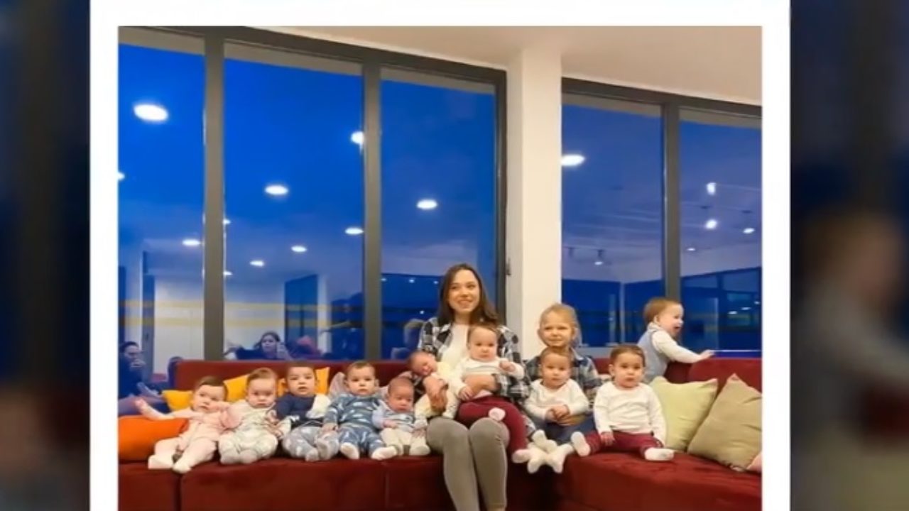O Femeie De 23 De Ani A Făcut Intr Un An Zece Copii Cum A Fost Posibil