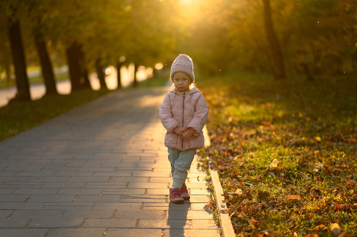 Ajunul Copilului Fără Prieteni! Ce-i de făcut să-l sprijinim?