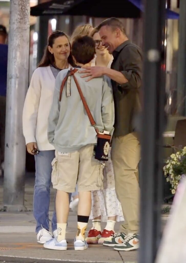 Ben Affleck si fosta lui sotie, Jennifer Garner, alături de fiicele lor