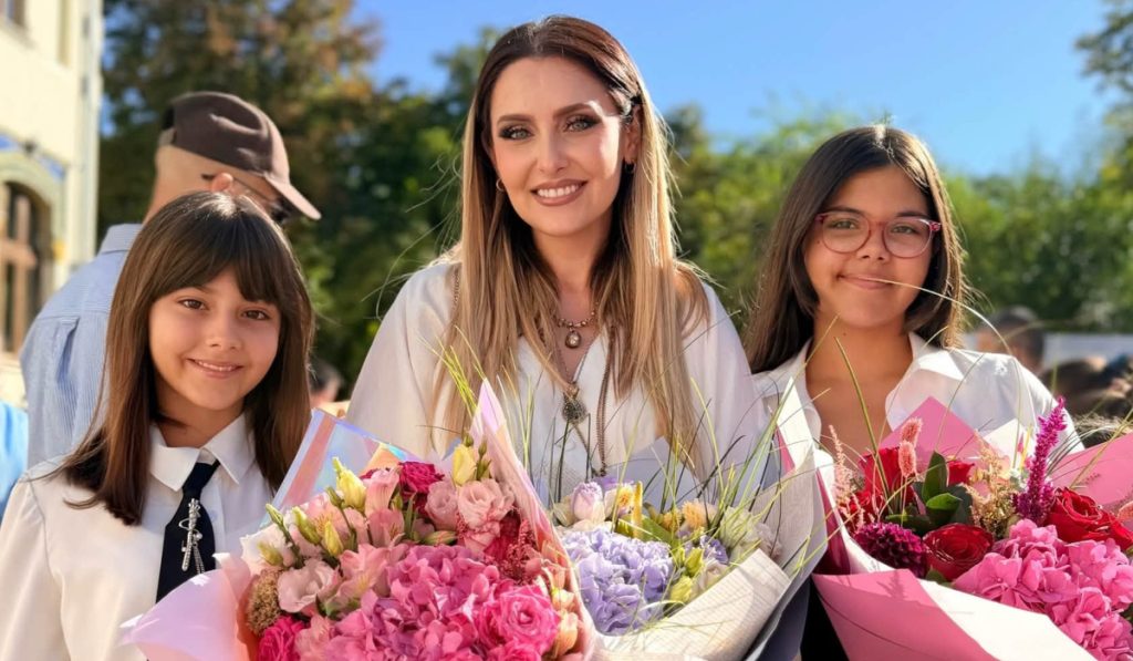 Prima zi de școală pentru copiii vedetelor. Alina Sorescu și Alexandru Ciucu au fost prezenți la festivitate