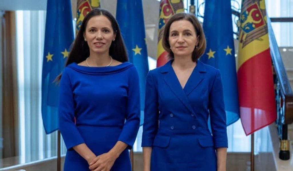 Mirabela Grădinaru, apariție elegantă la Chișinău. Prima Doamnă a României s-a asortat cu Maia Sandu