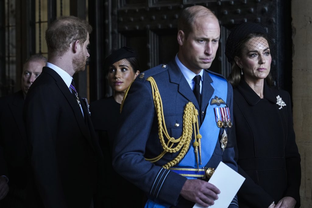 Prințul William și Kate Middleton continuă să îi ignore pe ducii de Sussex după revenirea în Marea Britanie